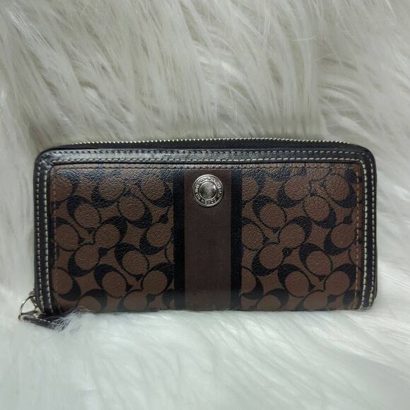 Coach Signature C Leather Accordion Zip Wallet - Picture 1 of 5